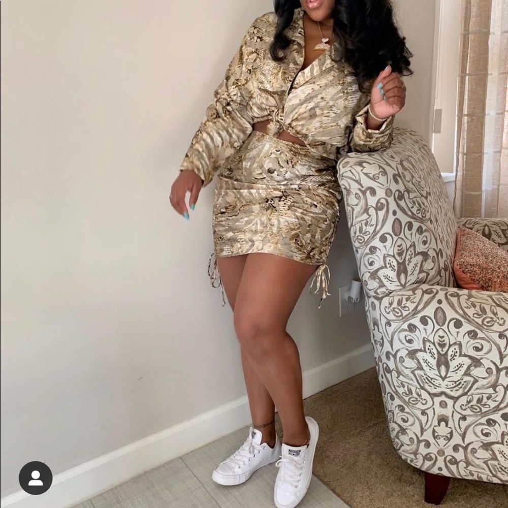 Two piece skirt set